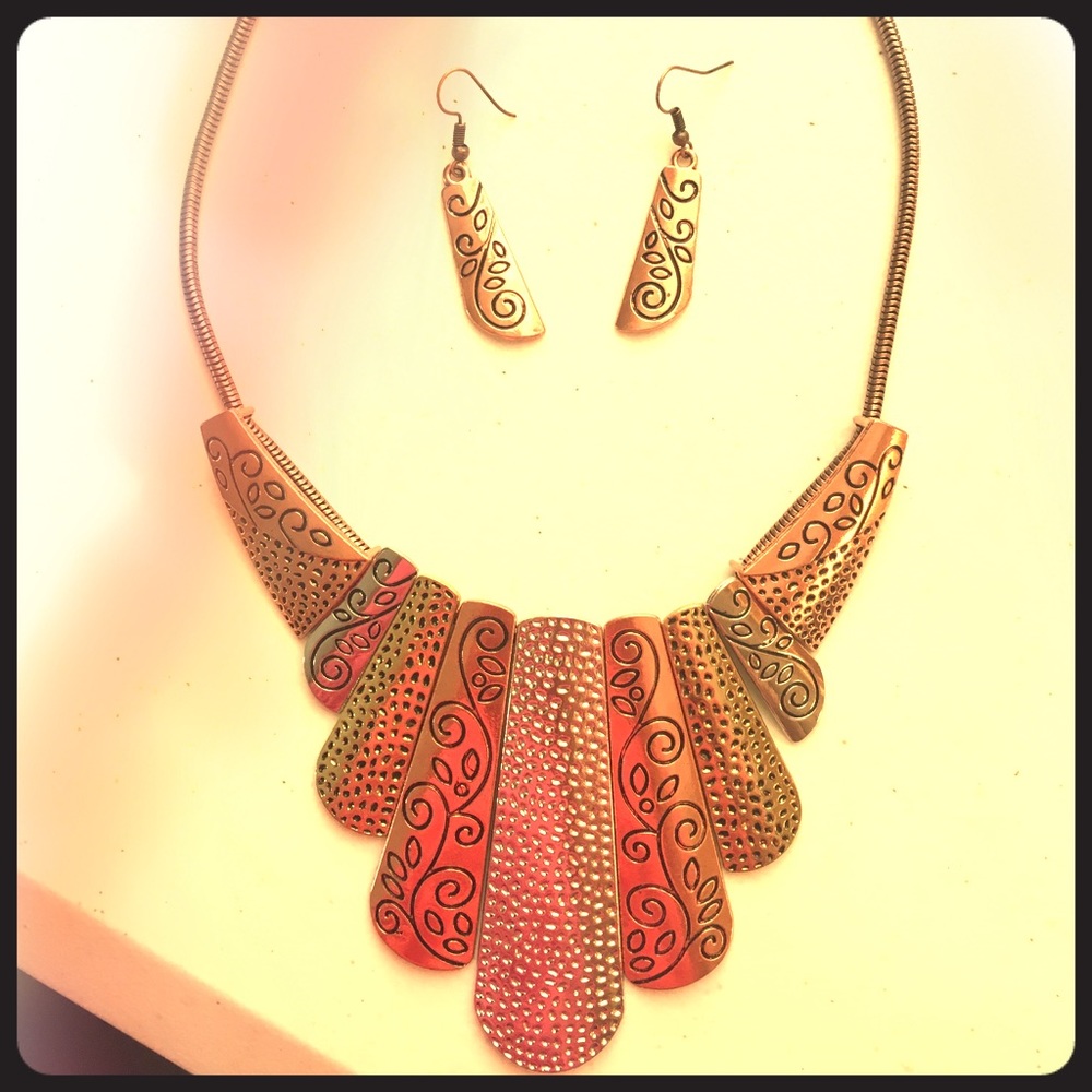 Necklace and earrings set